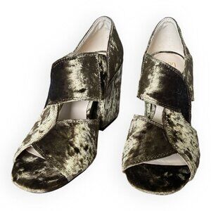 Cabi Green Crushed Velvet High Block Heel Open-Toe Sandals  Size 7 - EUC